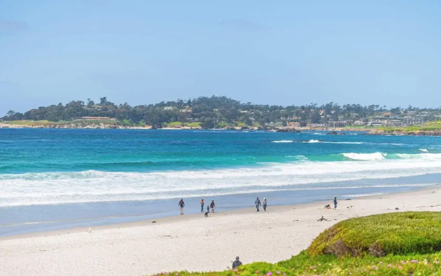 Carmel Romantic Escape for 2