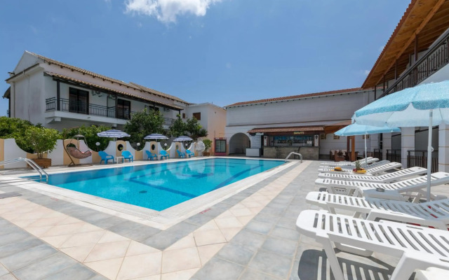 Lefkimi Hotel