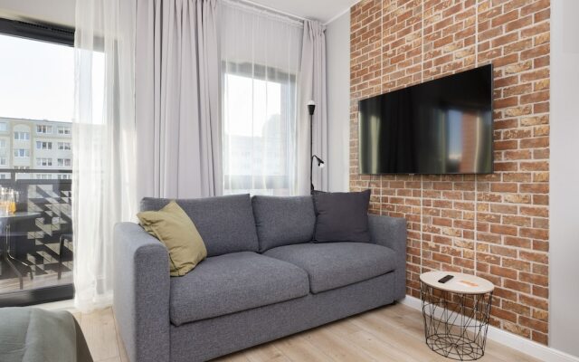 Studio & Balcony City Centre by Renters