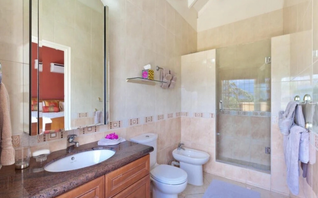 Sunny Vacation Villa 72
