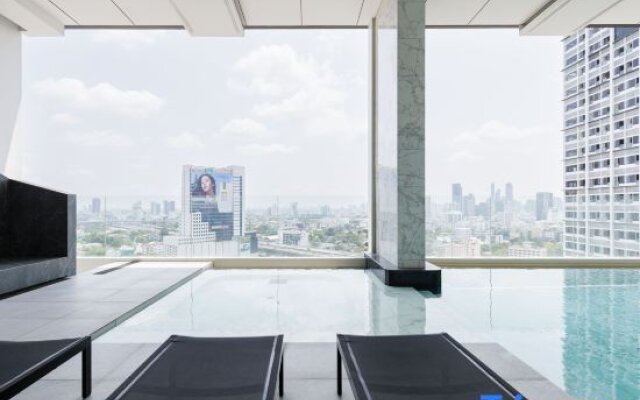 Bangkok loft luxury apartment near jodd night market 500mbps Wi-Fi