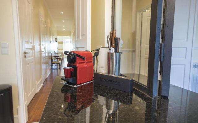 Spacious 4bdr River View