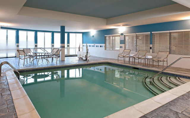 Courtyard By Marriott Farmington