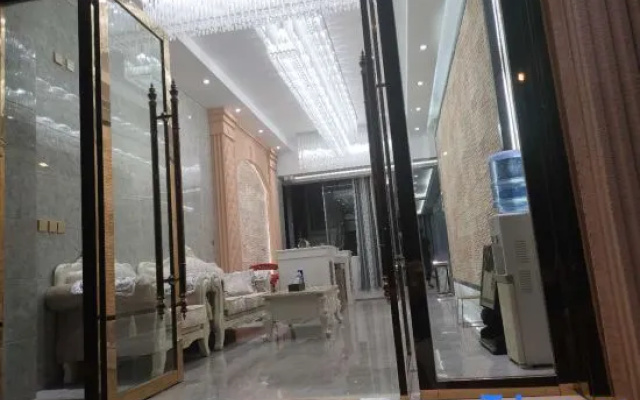 Yulong Business Hotel