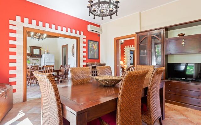 Peaceful Holiday Home in Punta Milocca With Private Pool