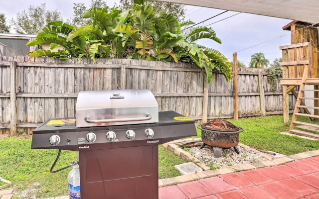 Sun-kissed Largo Escape: Private Pool & Patio