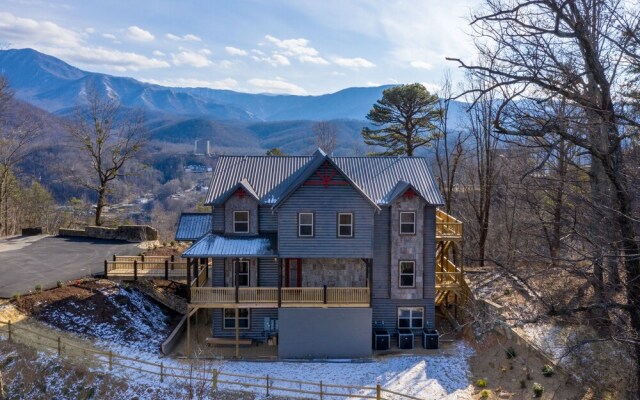 Greystone Retreat 13 Bedrooms 13.5 Bathrooms Cabin