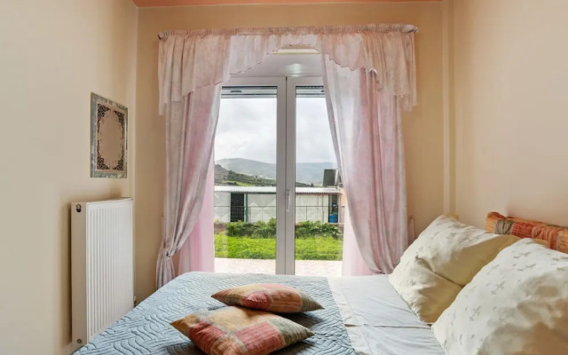 Welcoming Apartment in Venerato With Garden