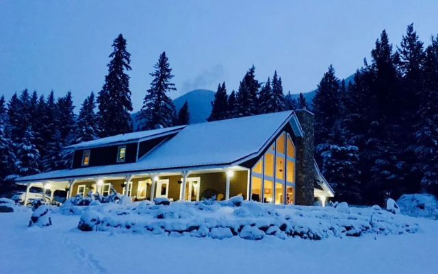 Tod Mountain Guest Cabins