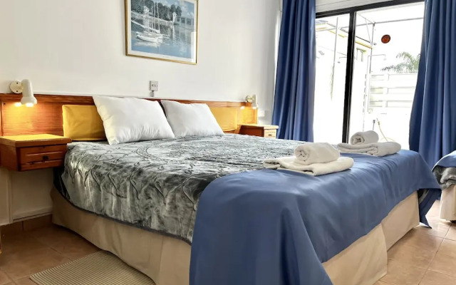 79 AN - Stay Nissi Chrysland Studio 111