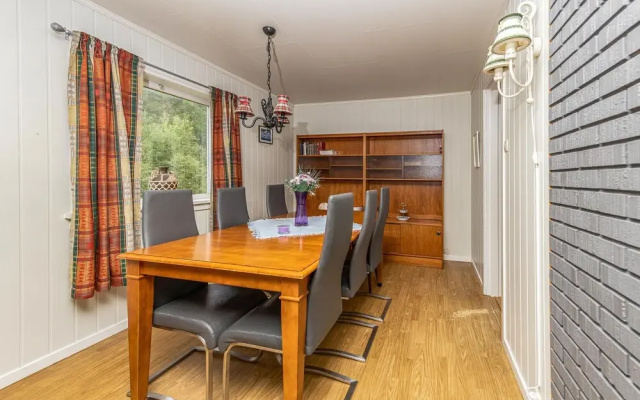 Stunning Home in Vestnes With 5 Bedrooms and Wifi