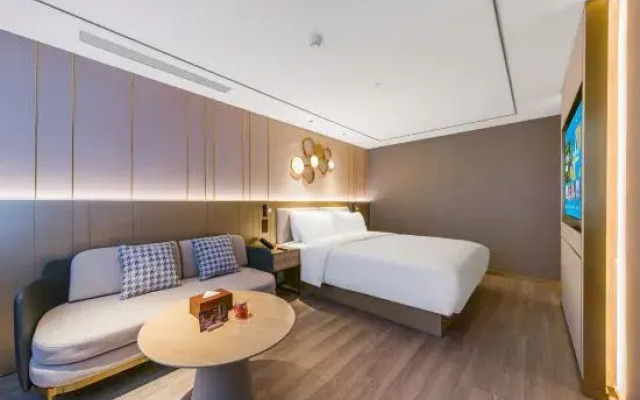 Orange Hotel (Shanghai Xujiahui Stadium)