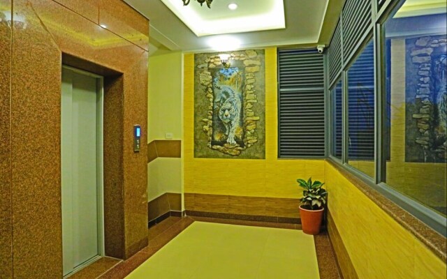 OYO 22405 Htl Suraj Palace