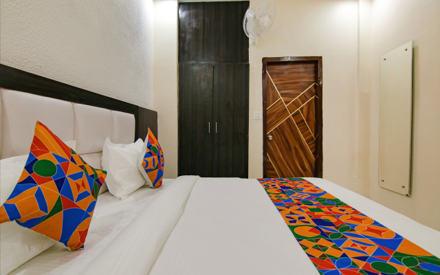 Fabhotel Palm Plaza