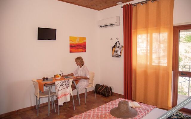 Le Terrazze Sul Mare Studio Apartments