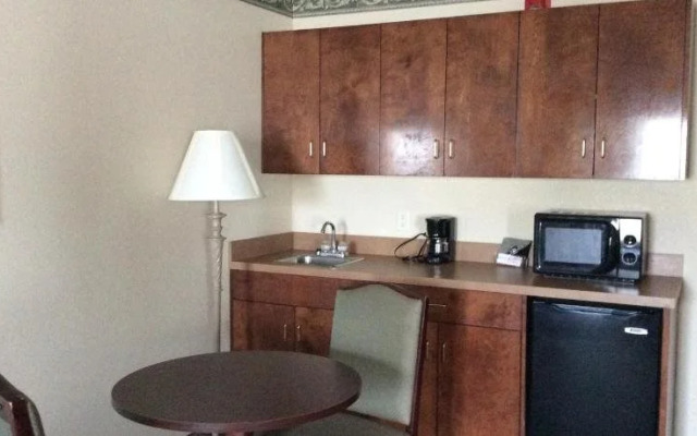 American Inn & Suites - High Point NC