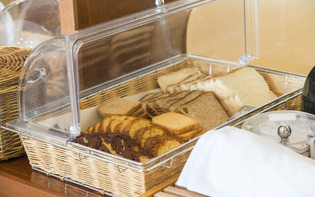 Colonides Beach Hotel