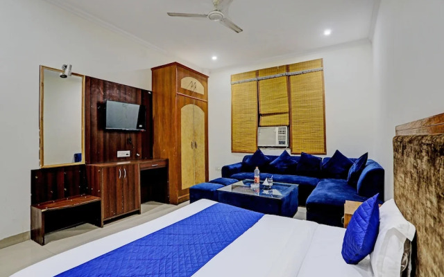 Roomshala 020 Hotel Black Stone