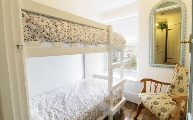 6 Gellilydan Terrace