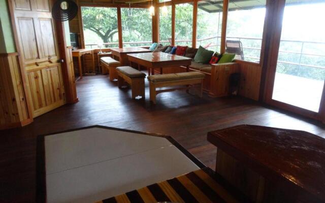 Jungle House next to Refugio la Brisa del Diablo