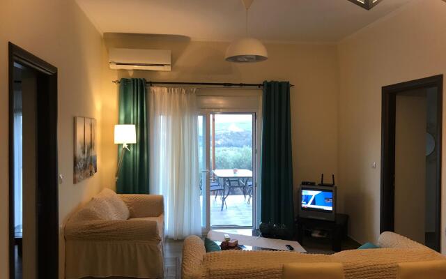 Maria's Sweet Home. Traditional Renovated house