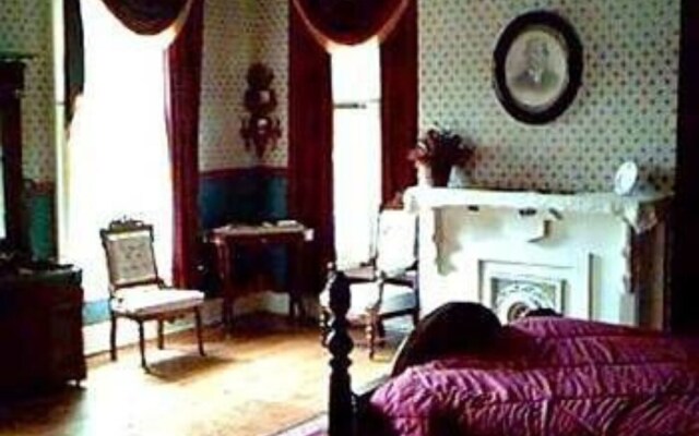 Russell-Cooper House