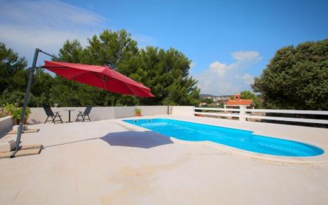 Holiday House Popic