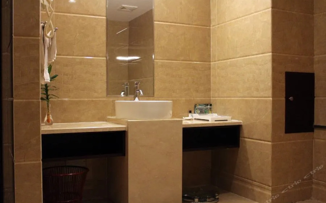 Shanfei Huizhan Center Hotel – Bathroom – Hanzhong