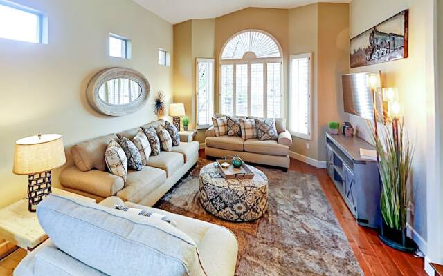 E Sandia Circle - 5 Br Home