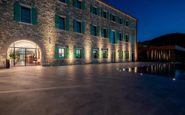 Winery & Design hotel ROXANICH
