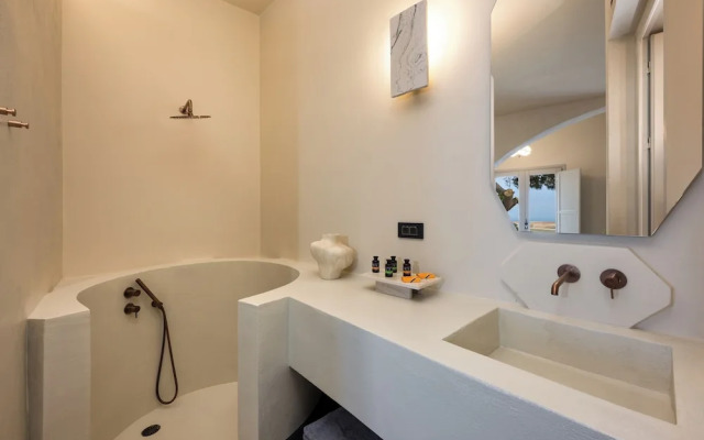 Calissa Suites by Ananda