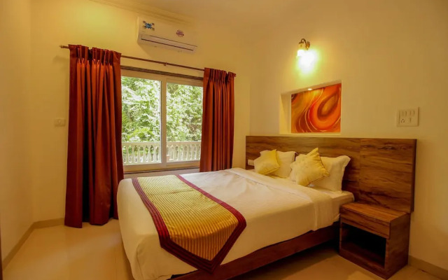 OYO 10966 Home Poolside Paradise 2BHK Siolim