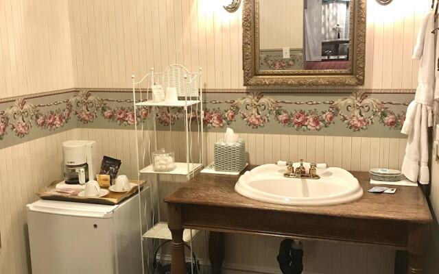 1896 House Country Inn - Barnside Inn