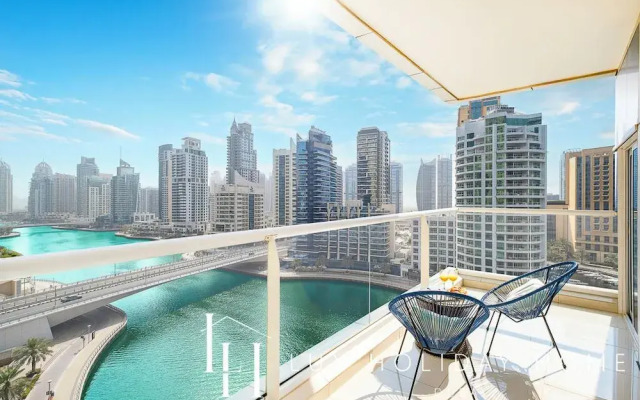 LUX  The Continental Marina Suite