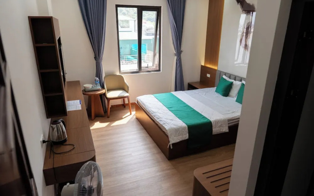 12 Ao Ca Hotel – Guest Rooms – Ha Long