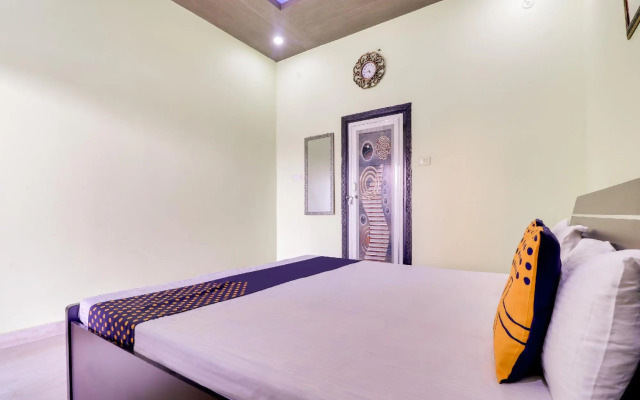 SPOT ON 65353 Hotel Triupati Lawn