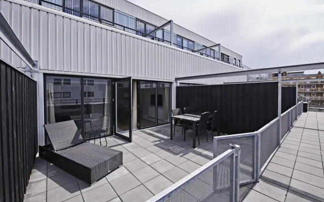 Cool 1-bed With Private Terrace