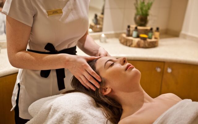 Lakeside Hotel & Spa