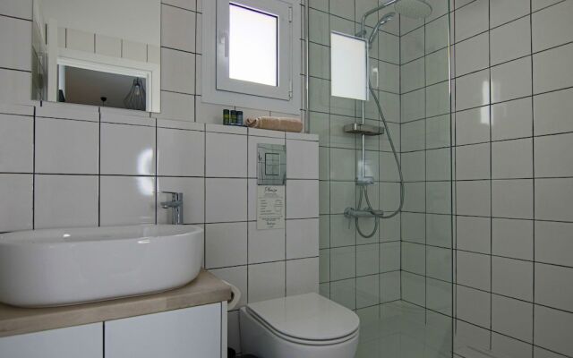 Limnaria 123: Seaside Romantic Flat