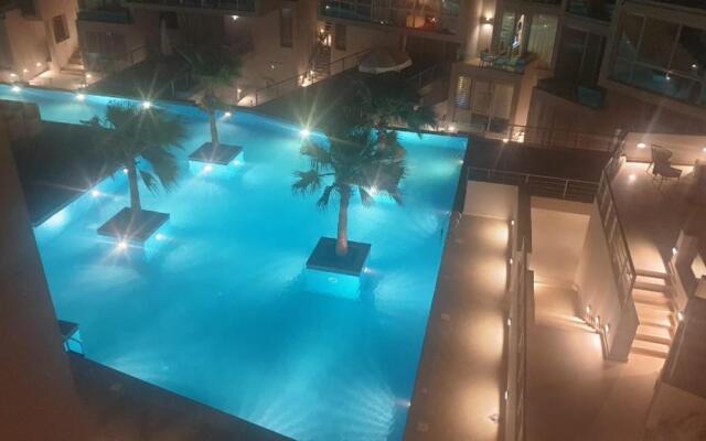 Brilliant 1 bedroom with a full roof in Gouna