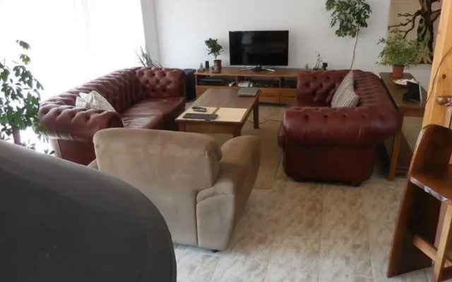 Tabashko Tarn Guest House