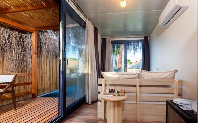 Anda Beach Bistro & Rooms