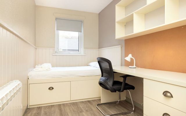 Meadow Court Apartments