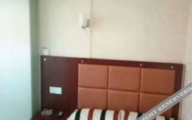 Yaxin Hotel (Xi'an Jixiang Village)