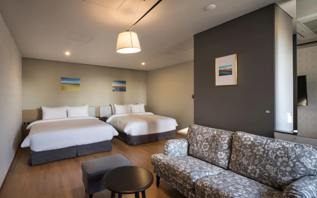 Bay Hound Hotel