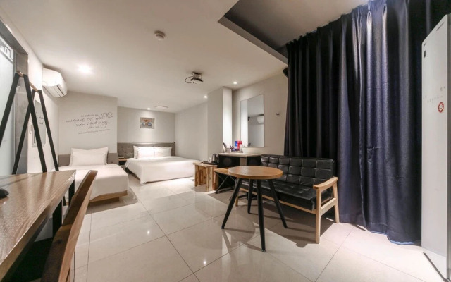 Changwon Myeongseo-dong Hotel Bucks