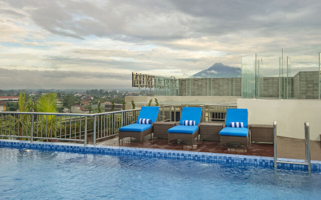 Platinum Adisucipto Hotel & Conference