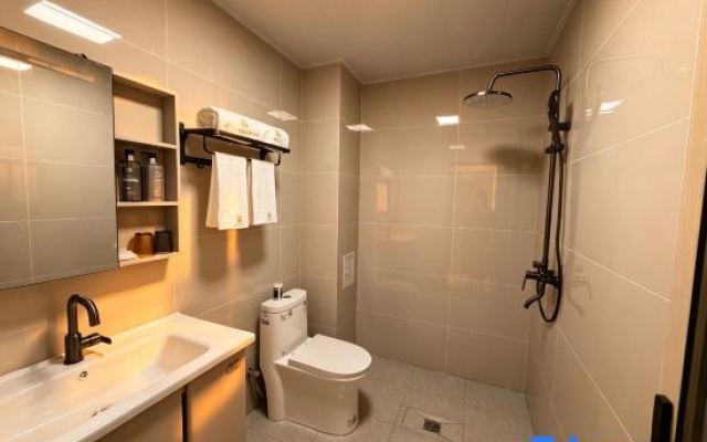 Jingya Homestay (Zhujiangyuan Ancient Town) — hotel in Qujing