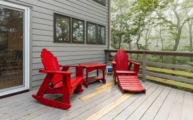 Wintergreen Retreat Jacuzzi Sauna dog Friendly