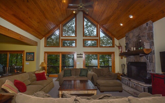 All Decked Out 4 Bedroom House